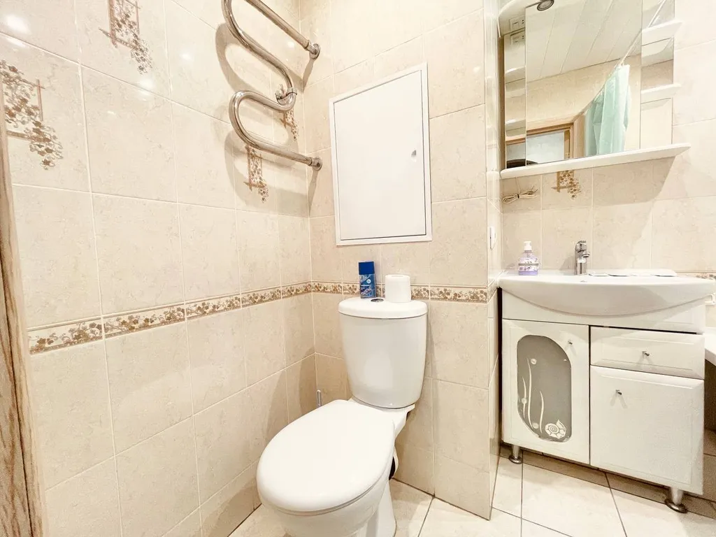 Апартаменты комфорт в центре с дополнительным диваном рядом с ОКБ