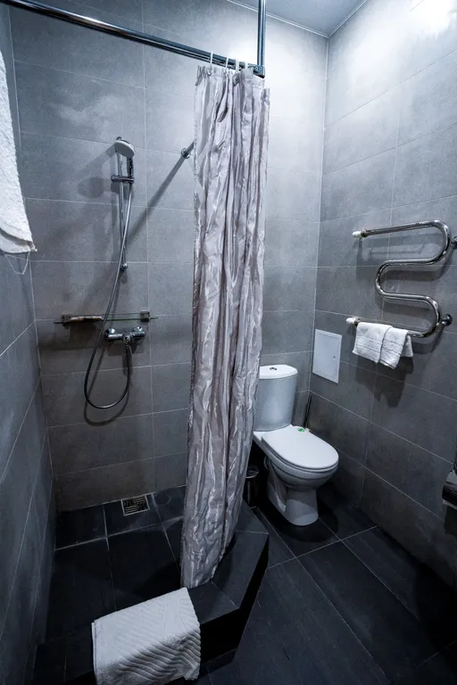 Номер делюкс с видом на бассейн, горы и аэропорт