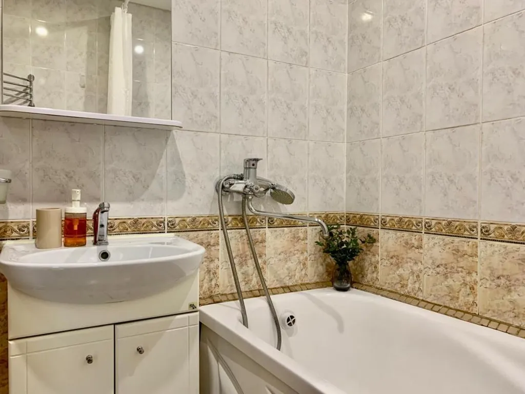 Квартира 2-комнатная квартира у Радуги парк — Екатеринбург