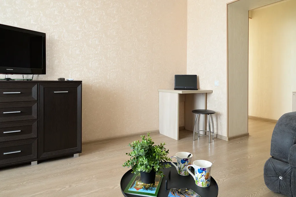 Современная двухкомнатная квартира с изолированными комнатами в центре