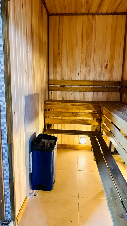 Уютный коттедж с дизайнерской отделкой и сауной