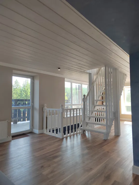 Дом коттедж с дизайнерским ремонтом