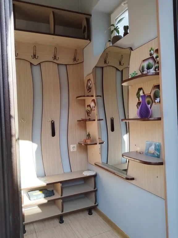 Уютная квартира на тихой зелёной улице с видом на горы