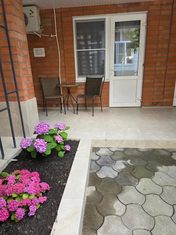 Квартира Квартира Комфорт плюс с террасой четырёхместный номер двуспальной кроватью — Геленджик