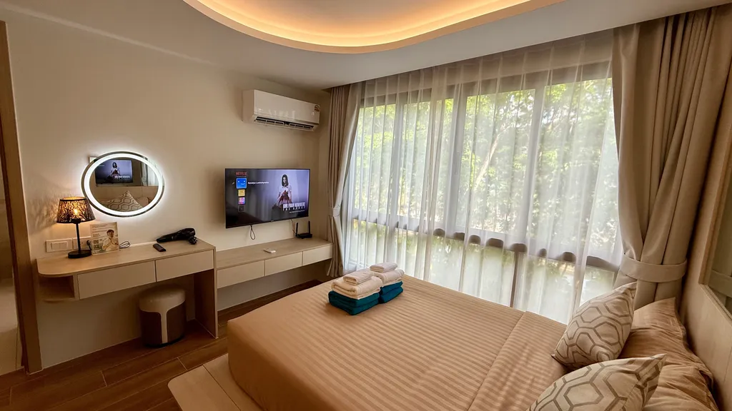 Чудесная квартира около пляжа Камала с бассейном, спортзалом и шатлом