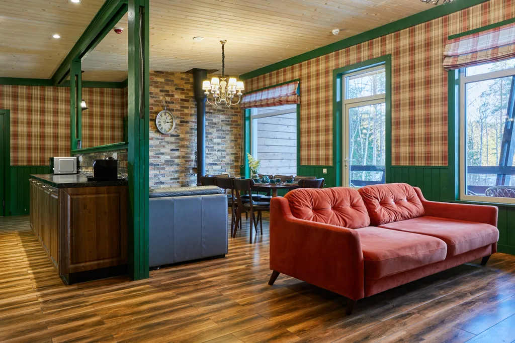 Большой коттедж с 5 спальнями, камином и террасой, Ромашка