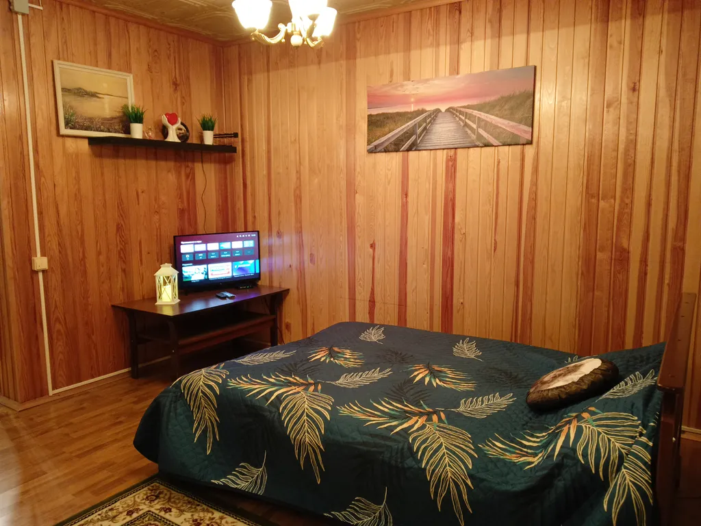 Домик сказка на берегу озера Селигер