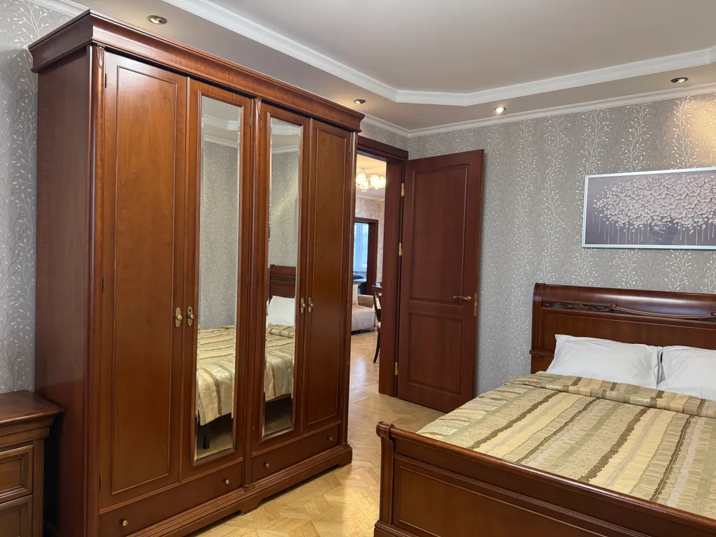 Дизайнерские новые 3-к комнатные апартаменты The Gray Pearl Crocus