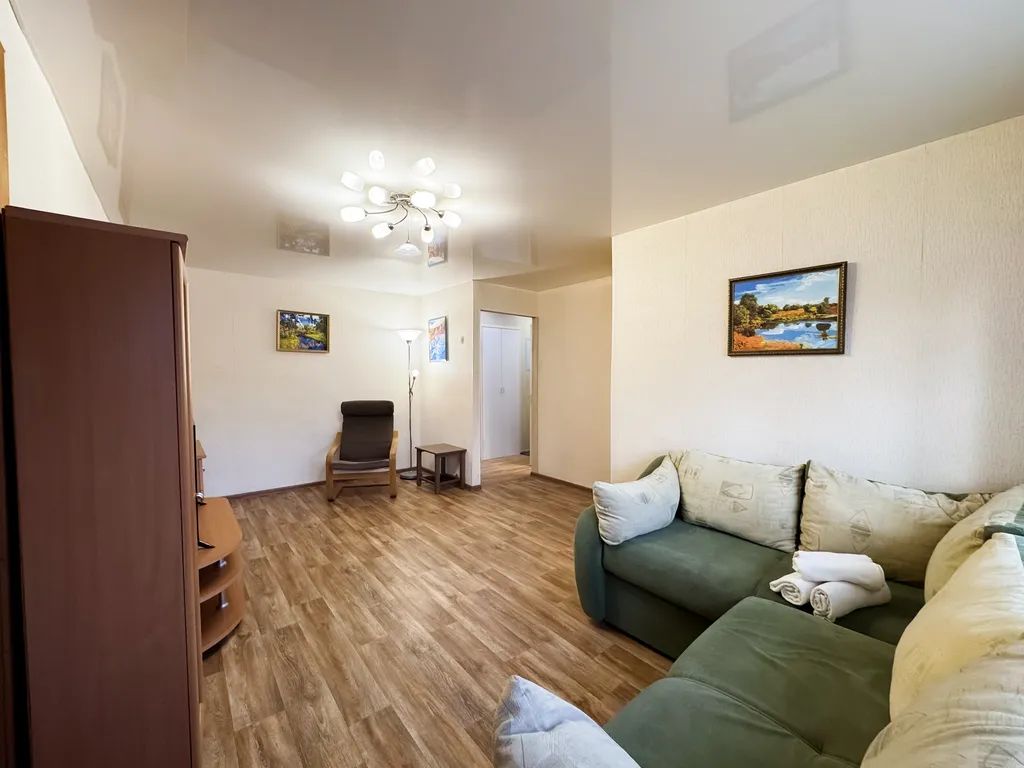 2‑комн. квартира в центре Мурманска на ул. Карла Маркса, 9