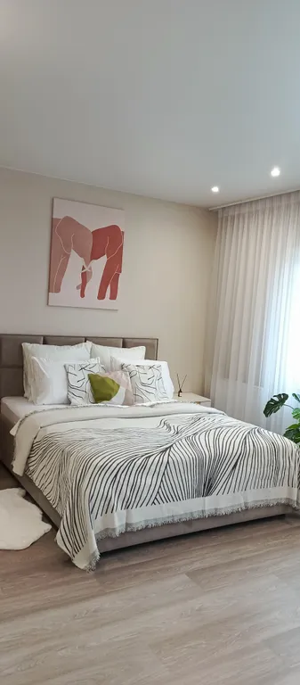 Светлая студия в центре