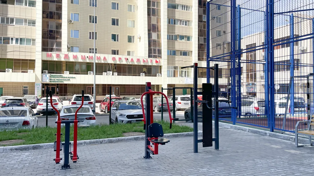 Уютная однокомнатная с видом на город возле набережной в Астане