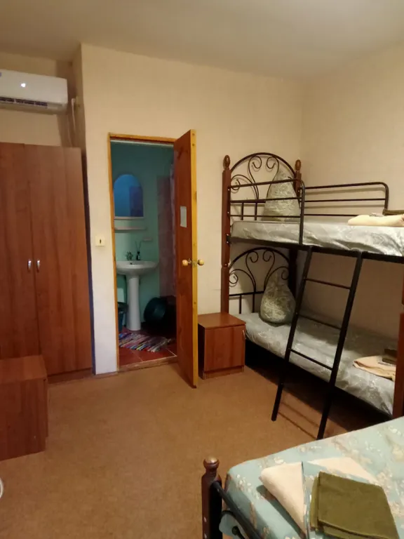 4-х местный номер с собственным балкончиком и индивидуальным входом