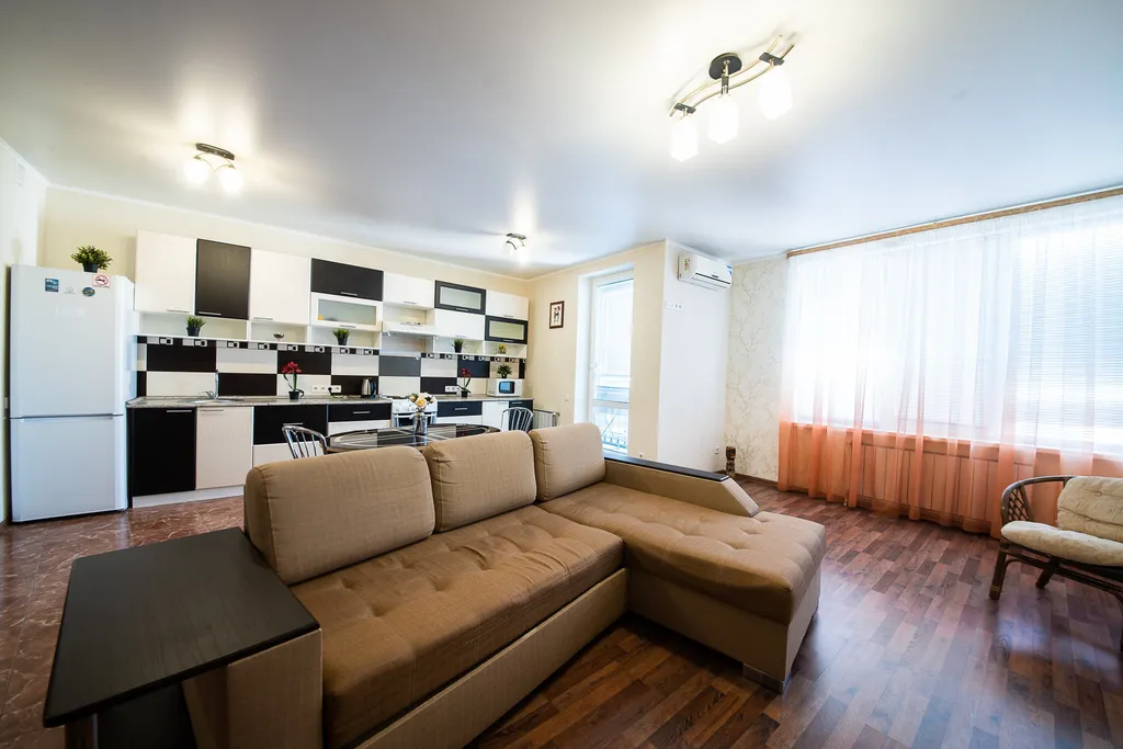 Отличная квартира-студия с прекрасным видом — аренда посуточно в Саратов