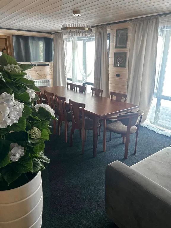 Барн хаус с прекрасным видом на лес