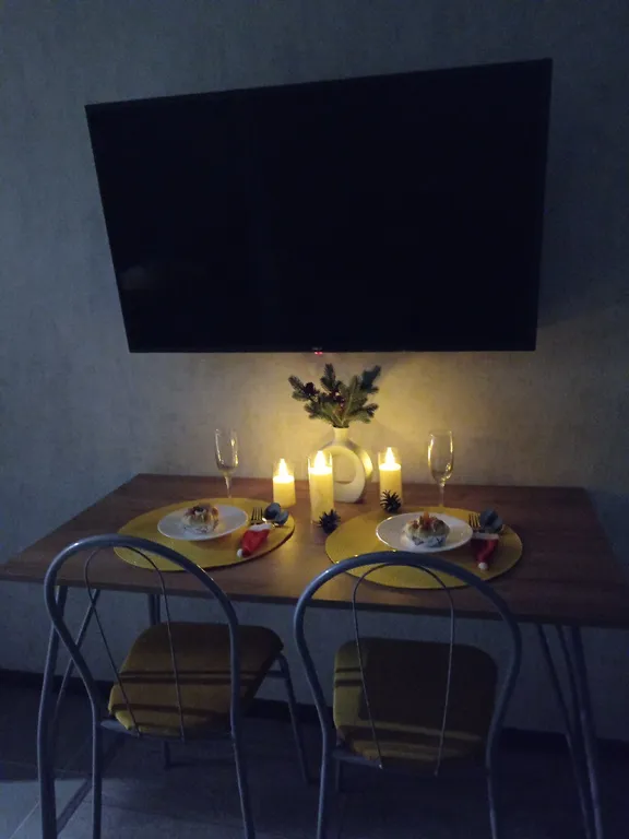 Уютная квартира с панорамными окнами и видом на озеро