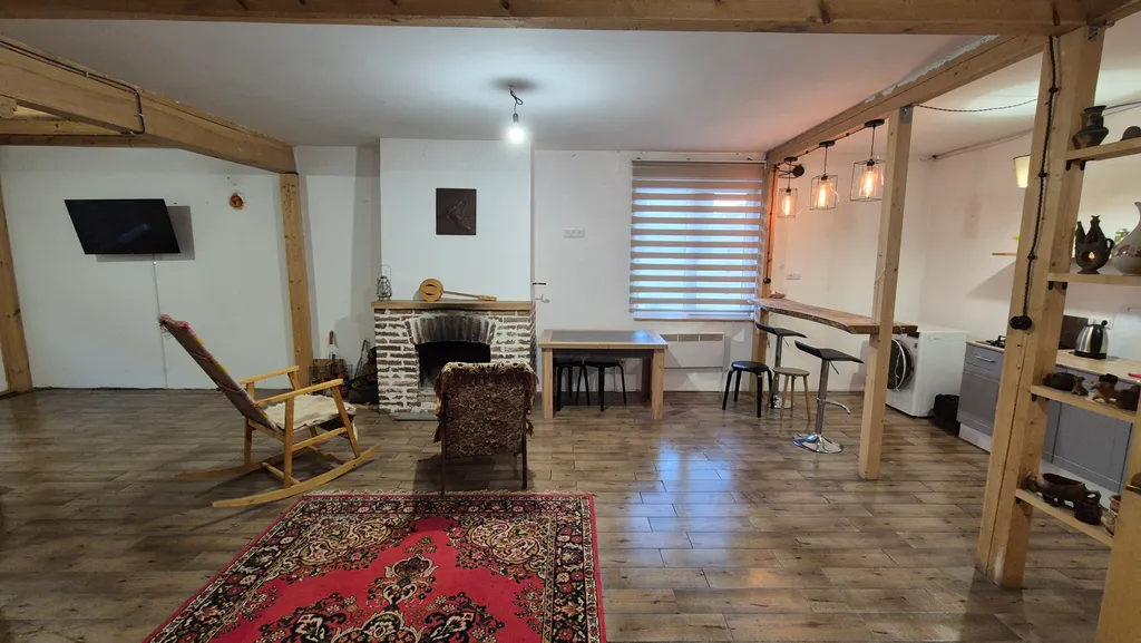 Домик с камином в горах