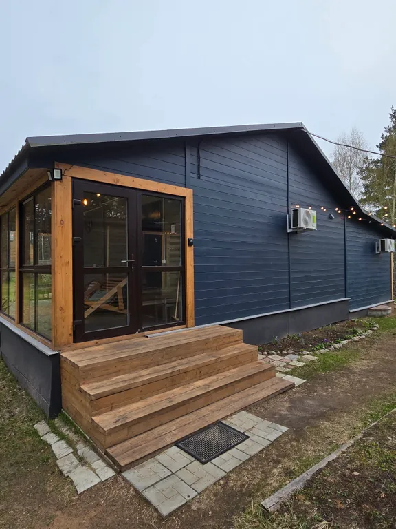 Домик в сосновом лесу