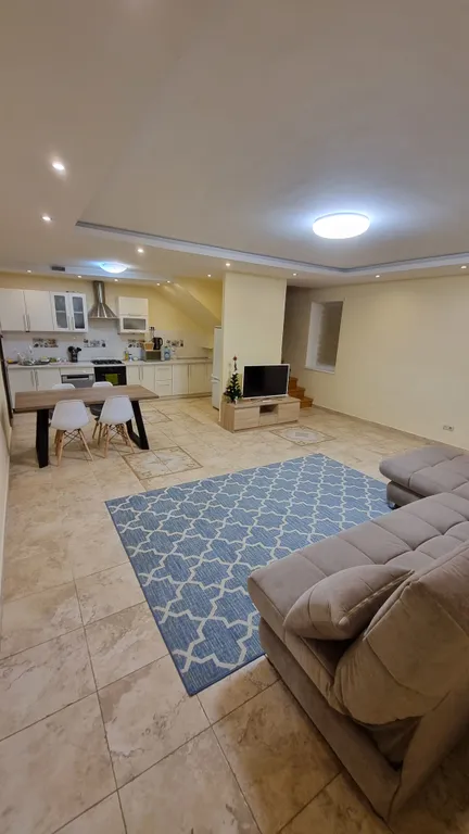 Домик рядом с центром города