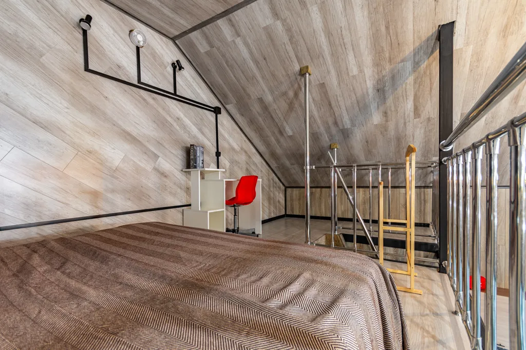 Дом с купелью и сауной, костровой зоной, мангалом и качелями