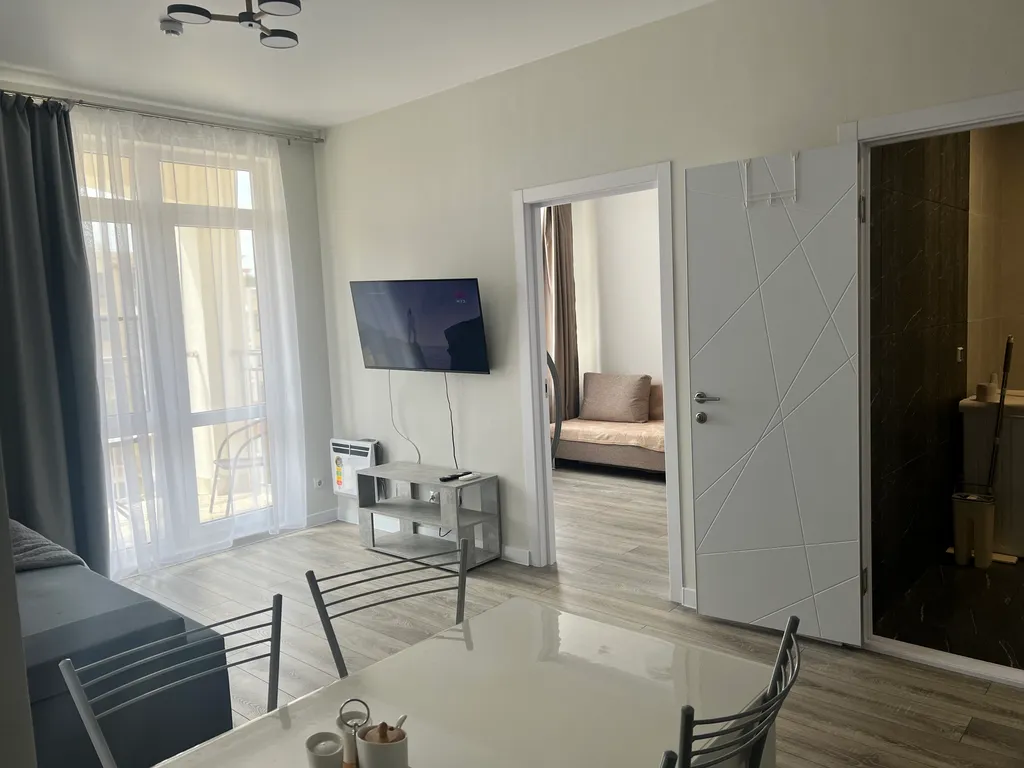 Видовая евротрехкомнатная квартира