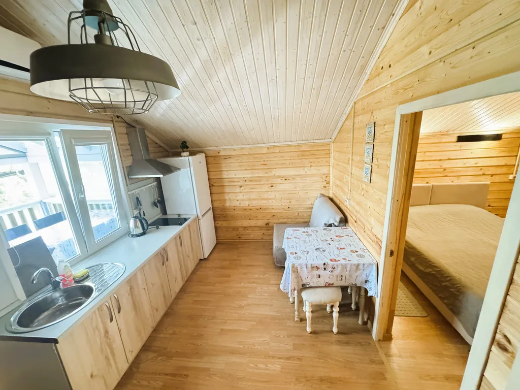 Двухкомнатные апартаменты с кухней, в коттедже на втором этаже №4