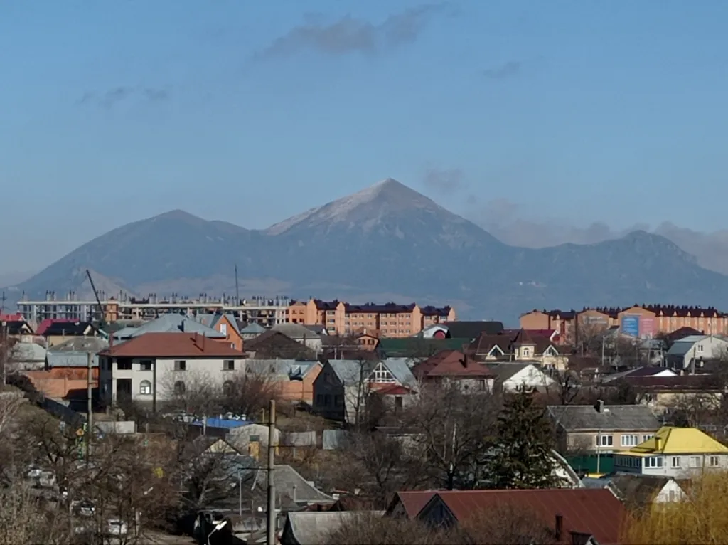 Уютная квартира в курортной зоне с видом на горы — аренда посуточно в Ессентуки