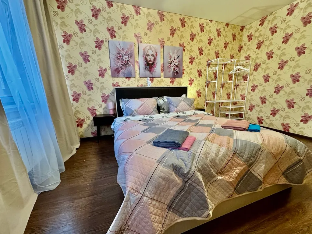 Однокомнатная квартира на 10 этаже с просторной комнатой