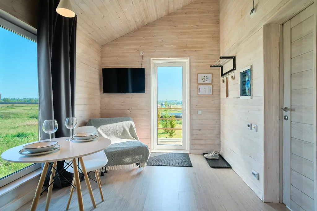 Дом с видом на пруд