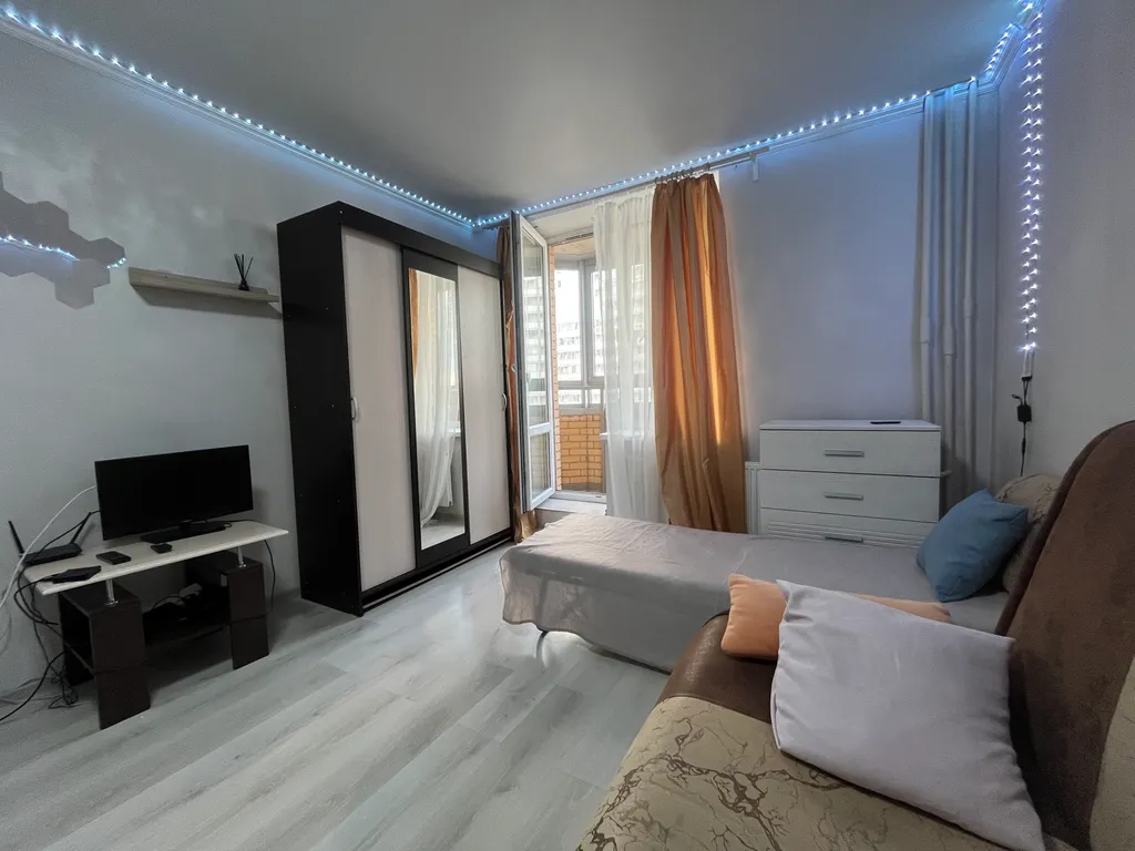 Квартира Квартира Студия у метро — Мурино