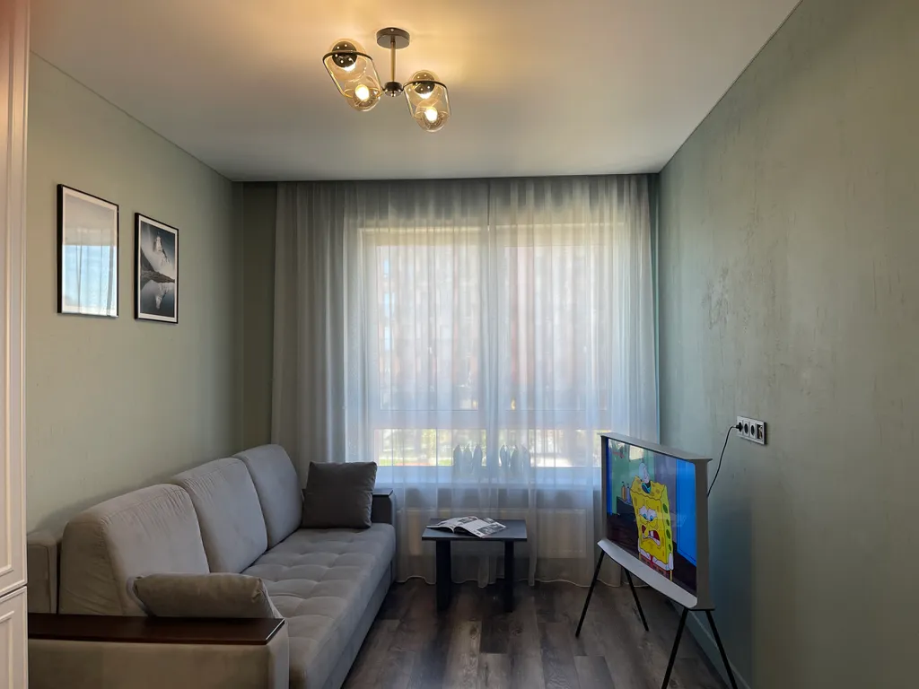 Роскошная уютная квартира с огромными окнами в тихий двор