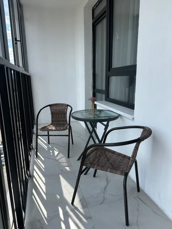 Уютная евродвушка с панорамным балконом