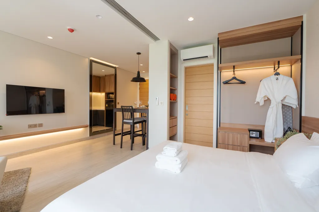 Laguna Lakeside residences apartment 1405