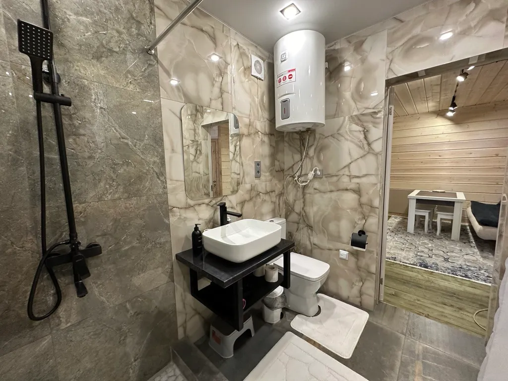 Большой дом с тремя спальнями,  Дом 3