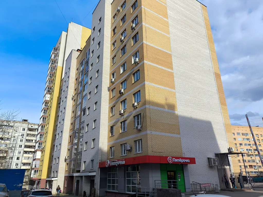 Двухкомнатная квартира около центра с красивым видом на город.
