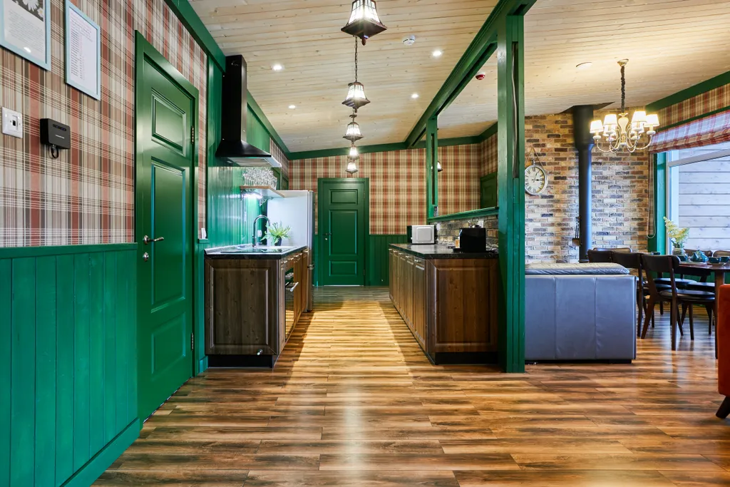 Большой коттедж с 5 спальнями, камином и террасой, Ромашка