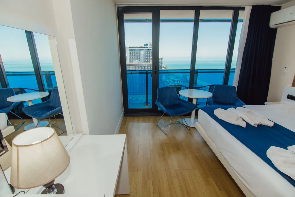 Студия с видом на море