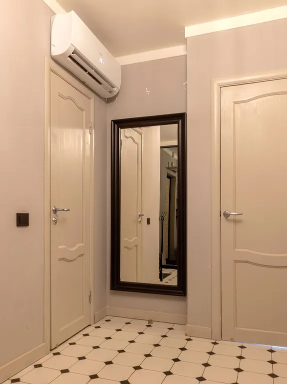 Духкомнатная квартира рядом с метро Электросила