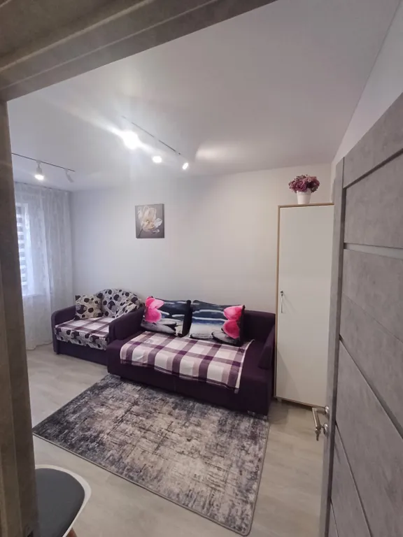 Уютная двухкомнатная квартира недалеко от ТЦ Тринити