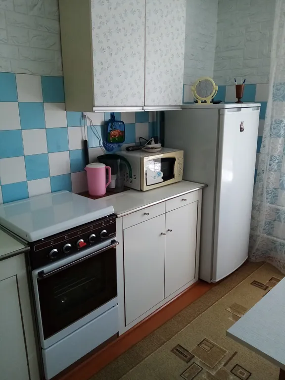 Уютная квартира в Юго-западном районе с видом на Спасо-Яковлев монастырь