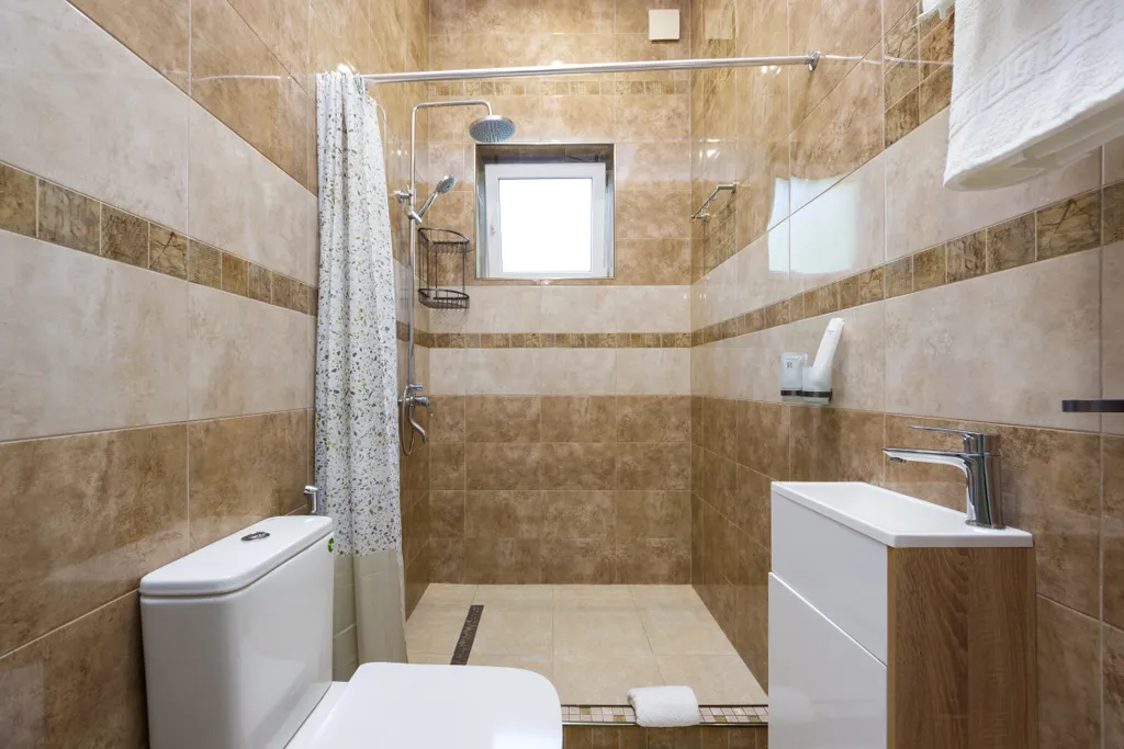 Новый коттедж c 9-ю спальнями бассейном и верандой