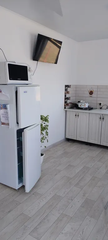 Уютный дом с кухней, на берегу моря