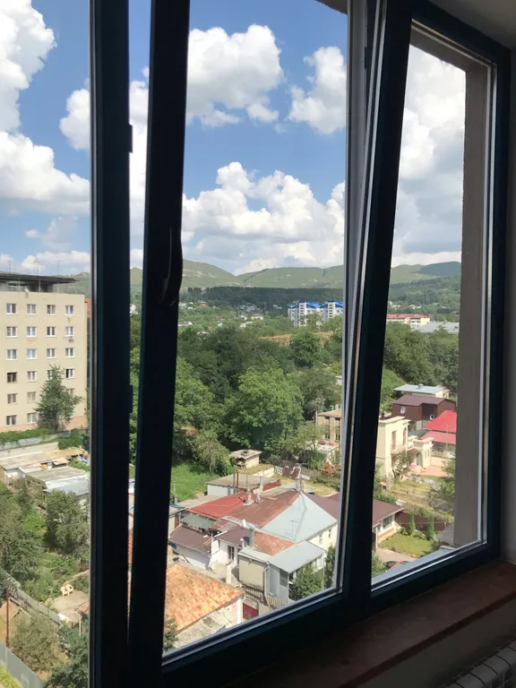 Стильная квартира с видом на горы рядом с парком