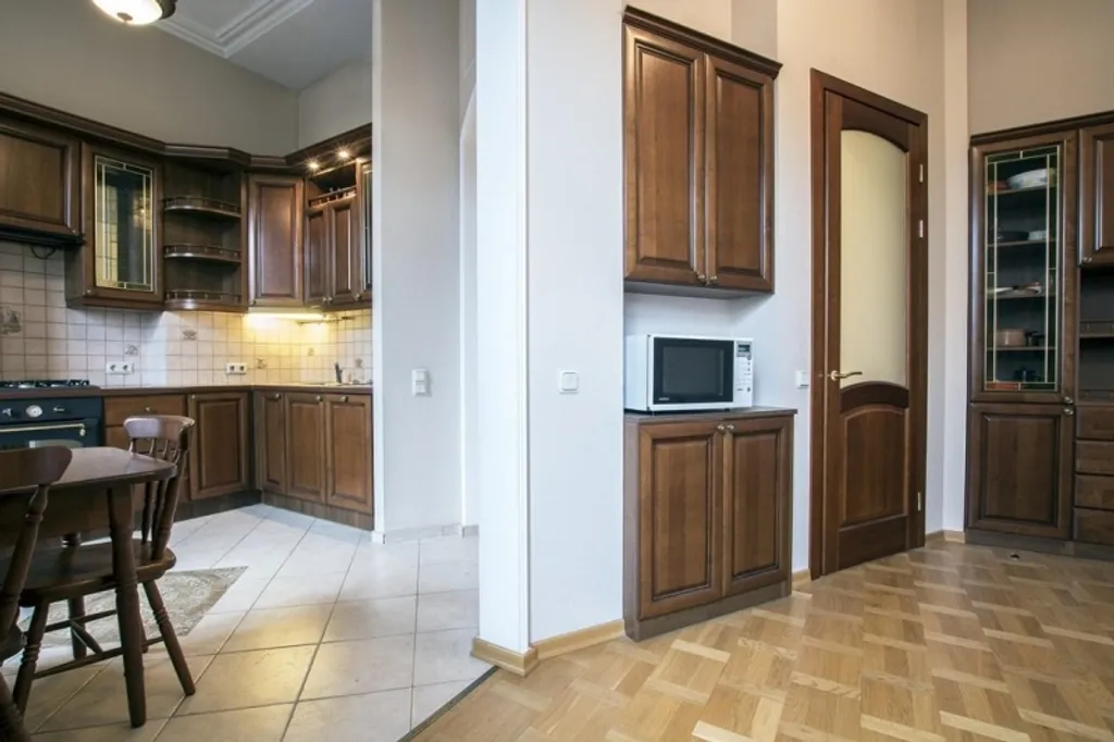 Avrora 3br apartment