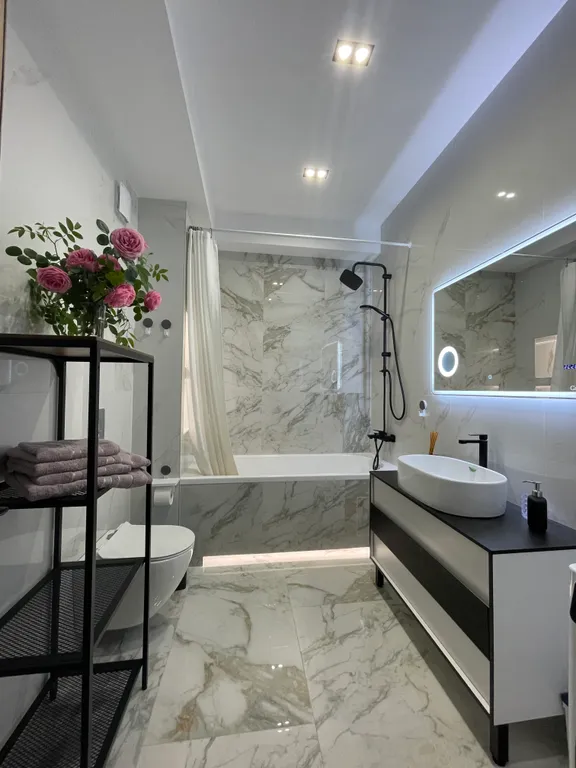 Супер видовая квартира в элитном доме с новым дизайнерским ремонтом