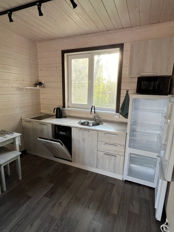 Коттедж Коттедж с сауной рядом с озером — Луга