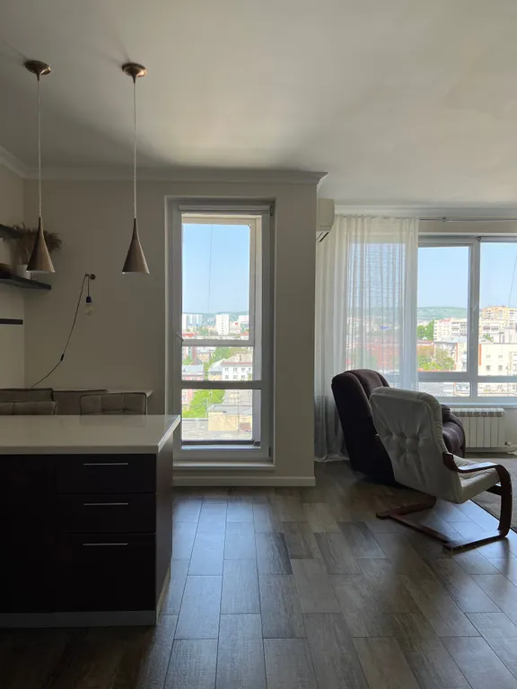 Уютная светлая студия с прекрасным видом в центре города