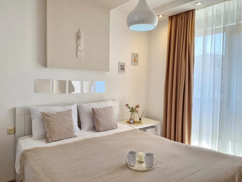 Уютная и светлая квартира с видом на море Volna