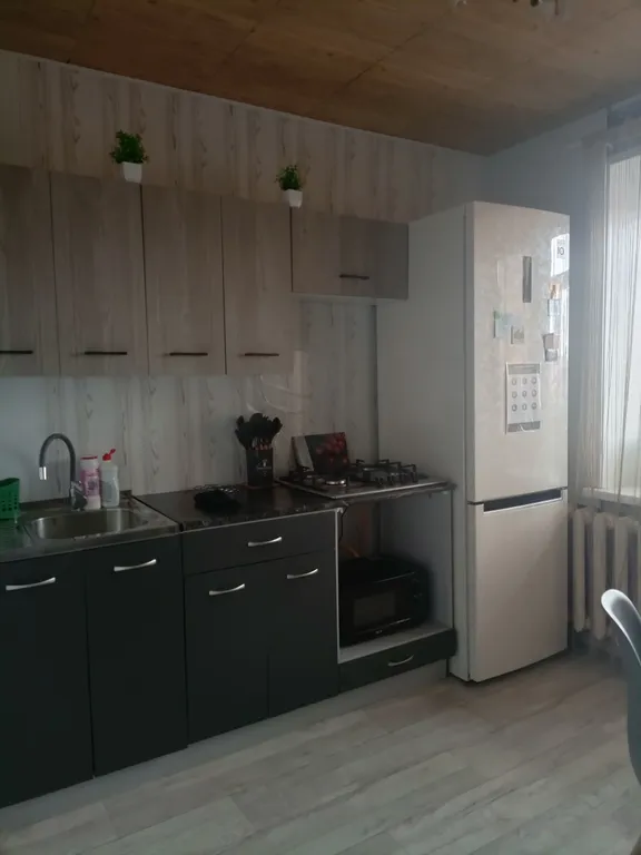 Квартира в спальном микрорайоне с парком для отдыха на Волге