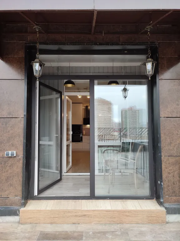 Люкс евро квартира с террасой около Планеты