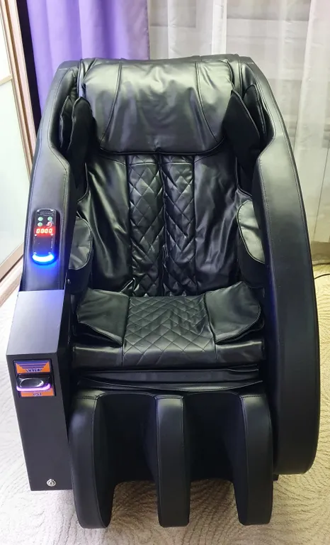 Квартира с массажным креслом в центре